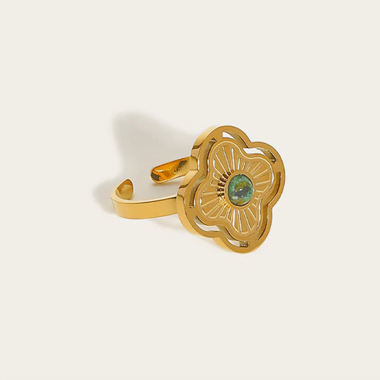 Amavia Ring